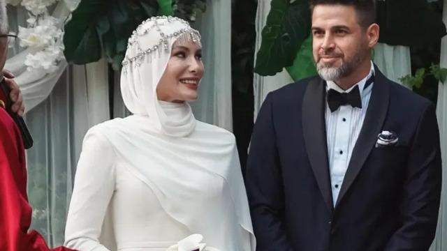 Gamze Özçelik'in eşi Reshad Strik aşka geldi! ''Allah’a şükrediyorum!''