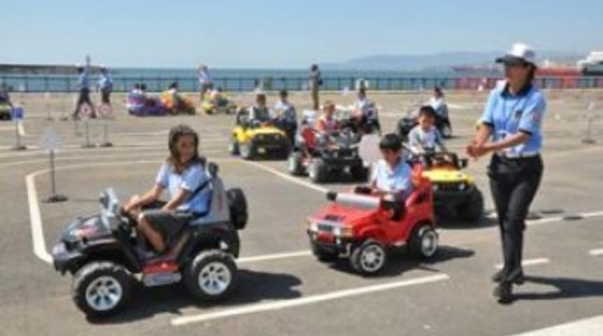 &Ouml;ğrenciler ehliyet aldı