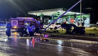 Sinop'ta aydınlatma direğine &ccedil;arpan otomobildeki 1 kişi &ouml;ld&uuml;, 2 kişi yaralandı