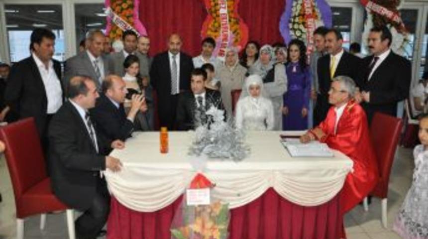 Erzurum&rsquo;dan K&ouml;rfez&rsquo;e gelin geldi