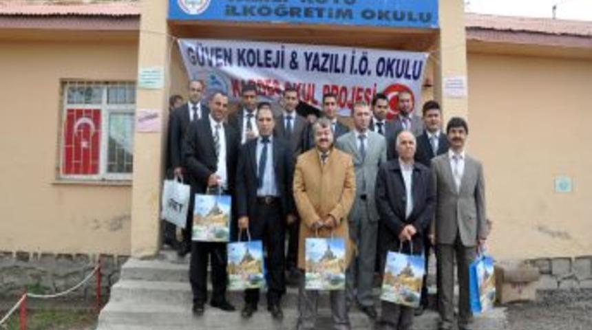 G&uuml;ven Koleji'nden Ağrı'daki kardeş okula 50 koli yardım