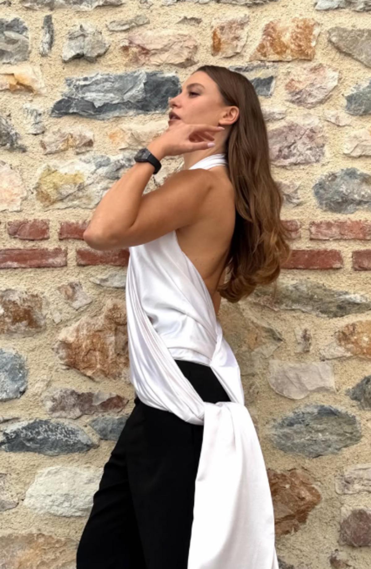 Serenay Sarıkaya peş peşe paylaştı! Beğeni yağdı 2