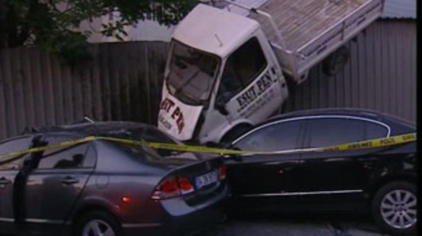 Kamyonet &ccedil;atıya kondu