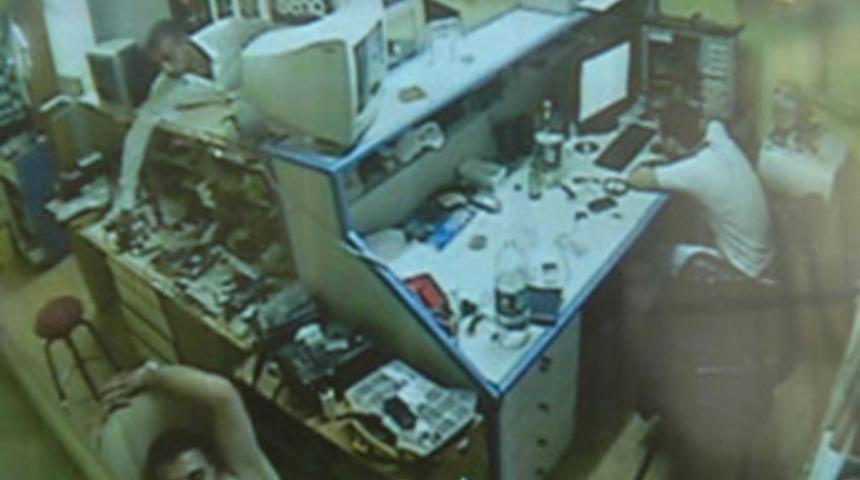 Ruhları bile duymadı