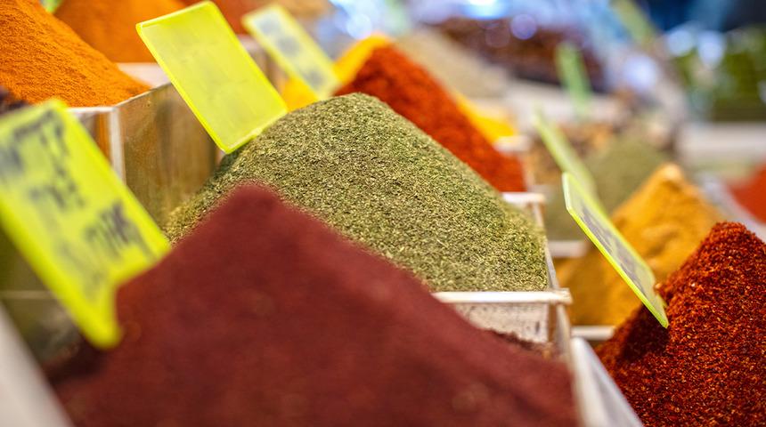 Bakanlık ifşaladı: &Uuml;&ccedil; baharat markasından yasaklı boya &ccedil;ıktı