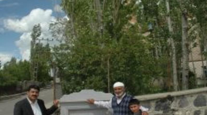 Kuruyan sokak &ccedil;eşmeleri hayat buldu