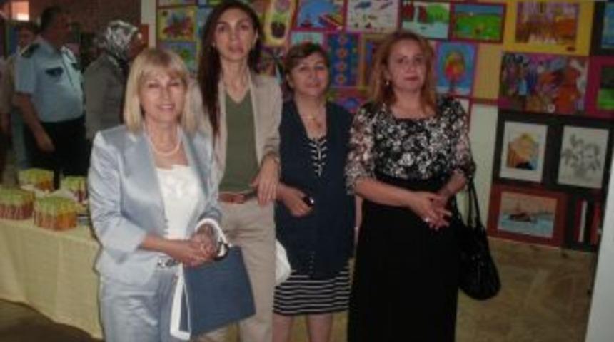 İl&ccedil;e Milli Eğitim karma resim sergisi