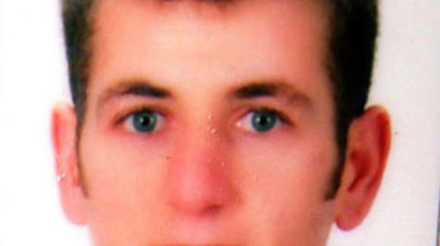 Testereye başını kaptırdı