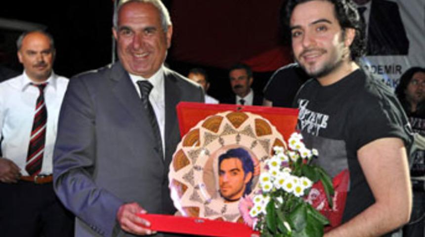 İsmail YK Eurovizyon'a aday