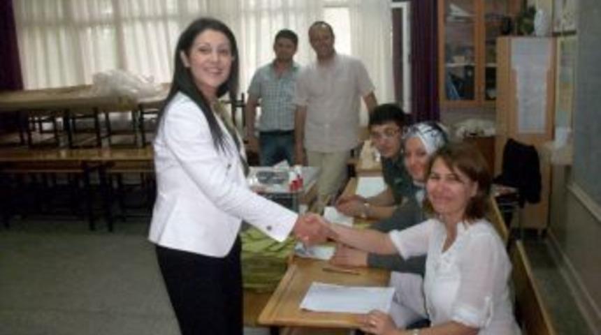 &Ccedil;orlu'da se&ccedil;im g&uuml;venli bir şekilde devam ediyor