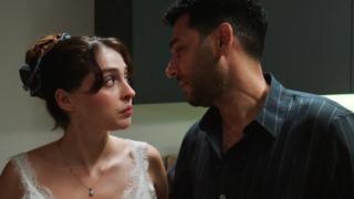 Güller ve Günahlar 35. bölüm 2. fragman izle! ''Bize böyle şeylerle gel senarist''