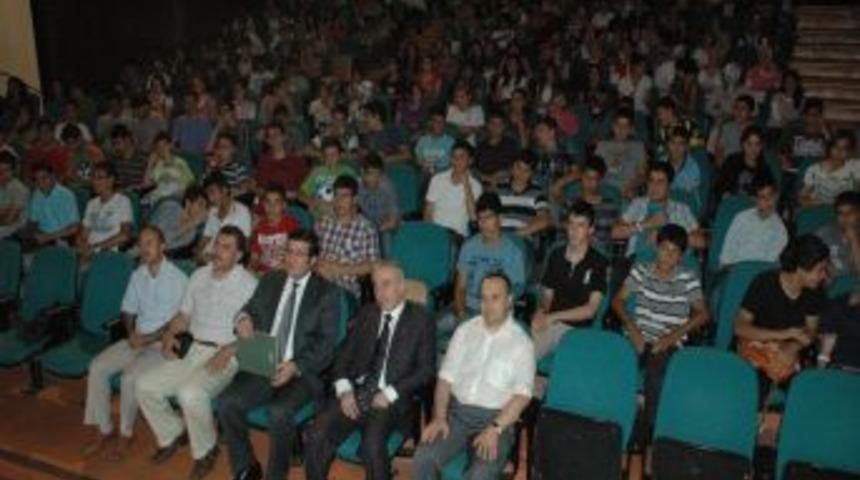 Liderlik Akademisi&rsquo;nde ilk dersi Vali Kam&ccedil;ı verdi