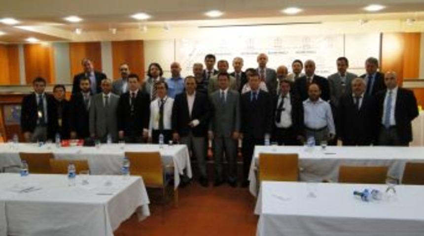 M&Uuml;SİAD milletvekili adaylarını panelde buluşturdu