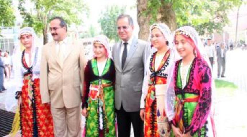 Vali Tapsız, kasabalarda incelemede bulundu