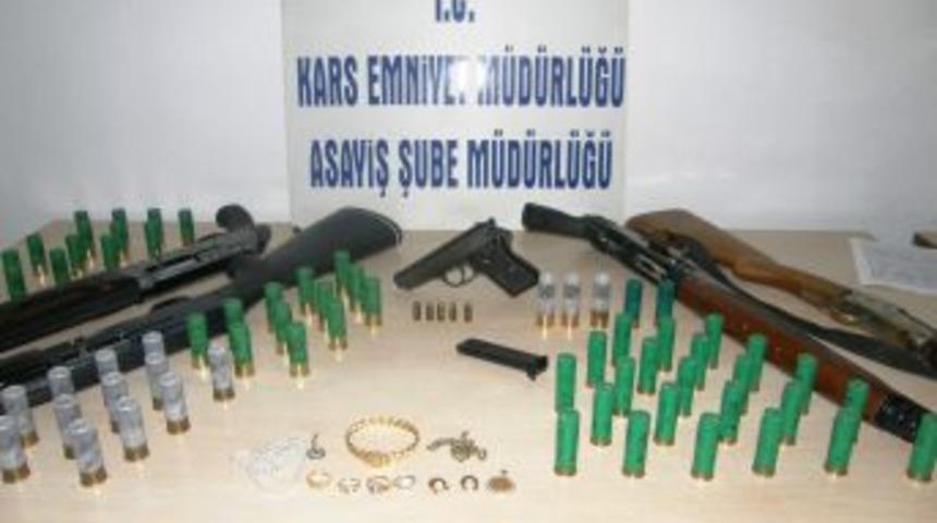 Kars&rsquo;ta evlerde hırsızlık yapan 1 kişi tutuklandı