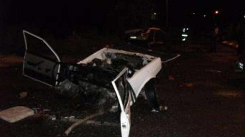 Kamyonetle otomobil &ccedil;arpıştı: 1 &ouml;l&uuml;, 3 yaralı