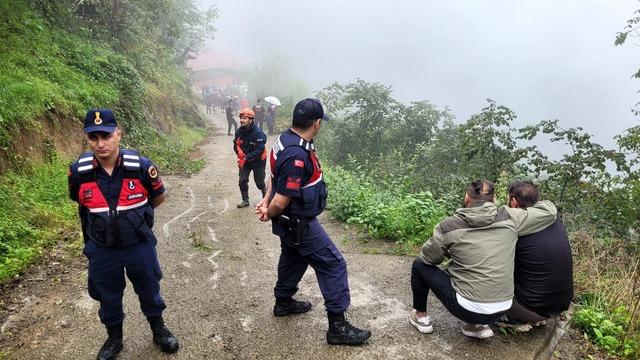 Son dakika | Trabzon da heyelan: 1 kişi hayatını kaybetti! 4