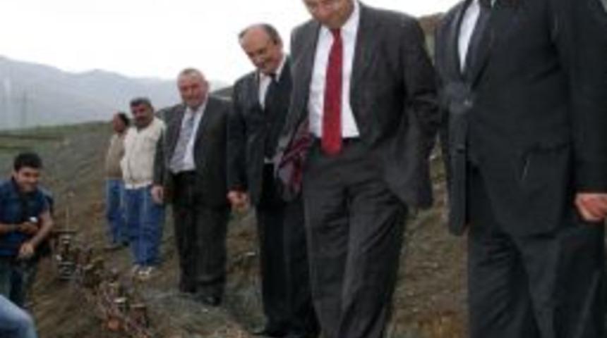 Yeşil bir Erzincan i&ccedil;in dağ tepe &ccedil;alışma yapılıyor