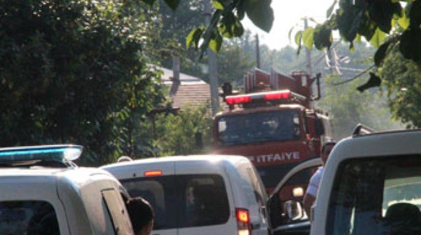 Kocasıyla kavga etti, evi yakıp ka&ccedil;tı