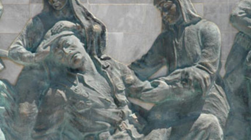 Şehitliğe ilgisizlik isyan ettirdi