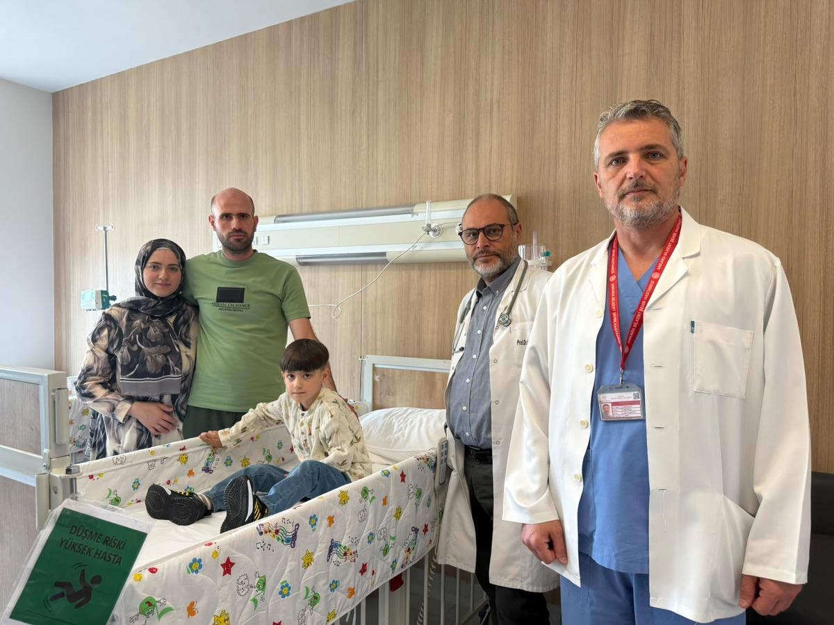 Kalbi sağ tarafta, organları ayna g&ouml;r&uuml;nt&uuml;s&uuml;nde doğdu! 2