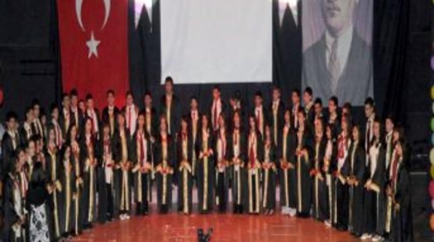 &Ouml;zel Konuralp'ten veda programı