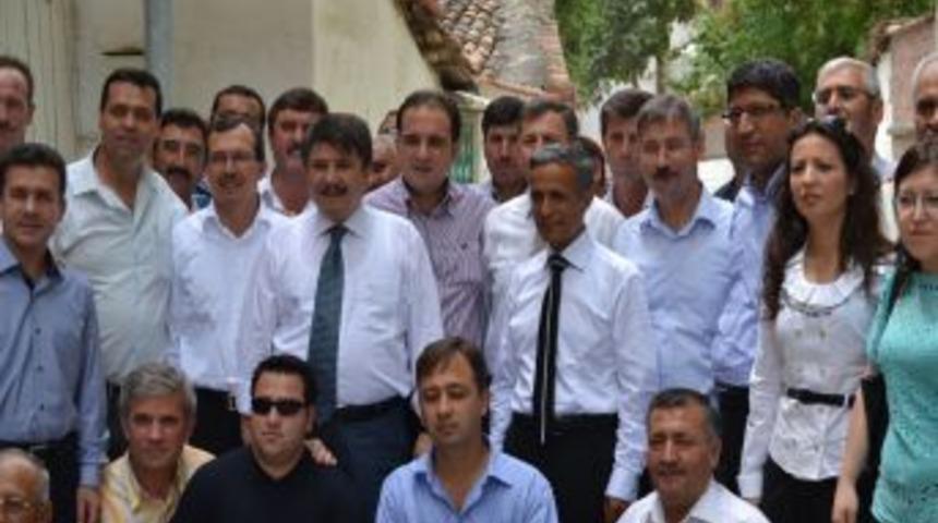 AK Parti Manisa milletvekilleri Saruhanlı'ya teşekk&uuml;r ziyareti yaptı