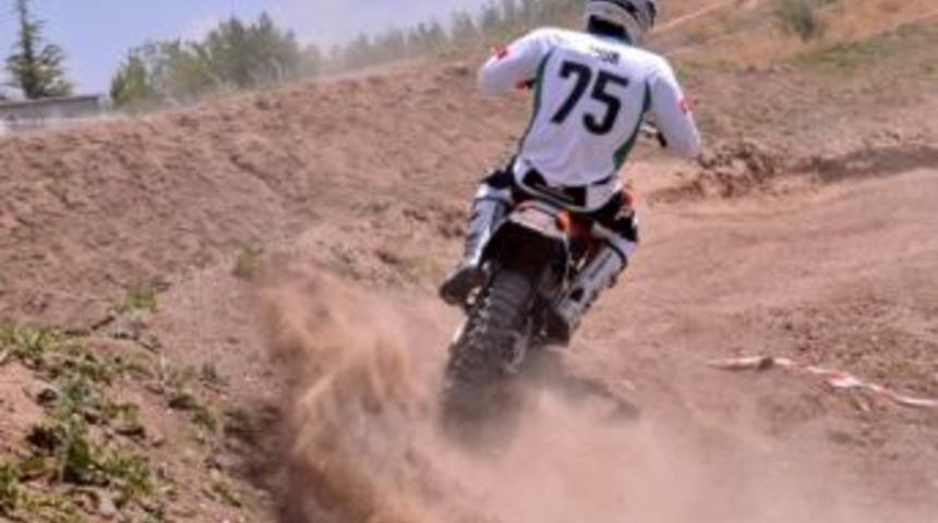 Dursunbeyli Bir Motokros&ccedil;u Daha K&uuml;rs&uuml;ye &Ccedil;ıktı