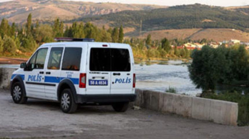 Oltaya el bombası takıldı