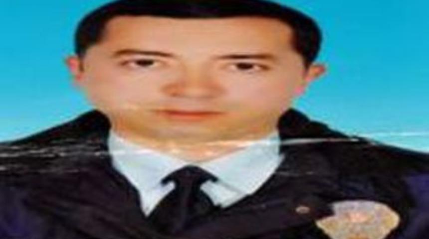 Polis memuru kendisini vurdu