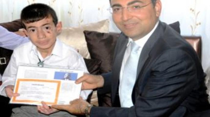 Mutlug&uuml;l&rsquo;&uuml;n karnesini, Vali Toprak evine g&ouml;t&uuml;rd&uuml;