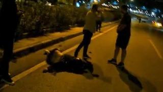 Motosiklet sürücüsünün kaza anı kamerada