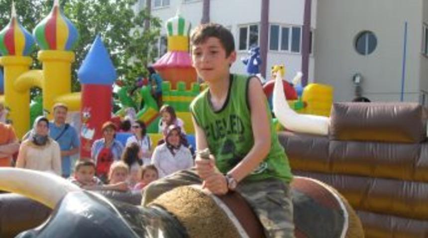 &Ouml;zel Eminbey Koleji 3. Aile Festivali d&uuml;zenlendi