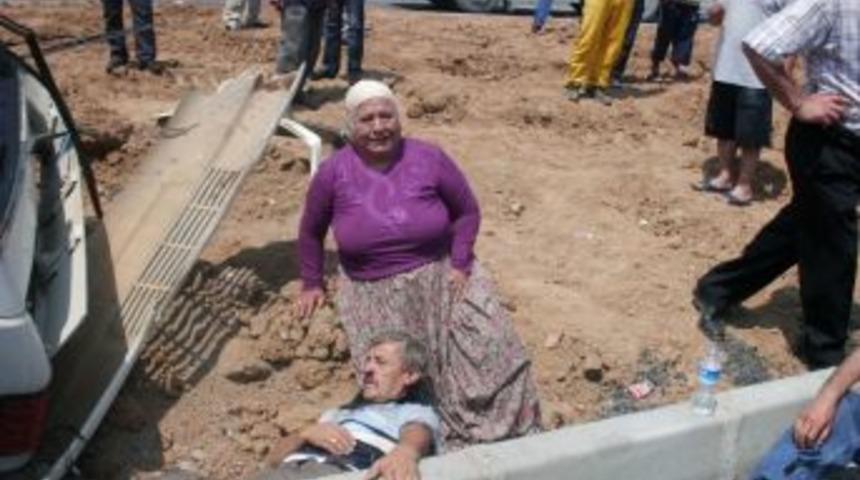 Alaplı&rsquo;da korkun&ccedil; kaza, TIR ile minib&uuml;s &ccedil;arpıştı: 2 &ouml;l&uuml;, 6 yaralı