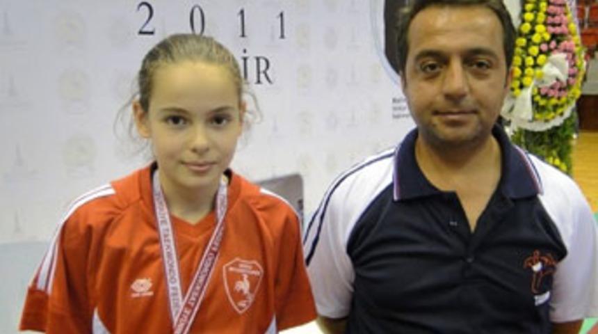 K&uuml;&ccedil;&uuml;k Duygu'nun b&uuml;y&uuml;k başarısı