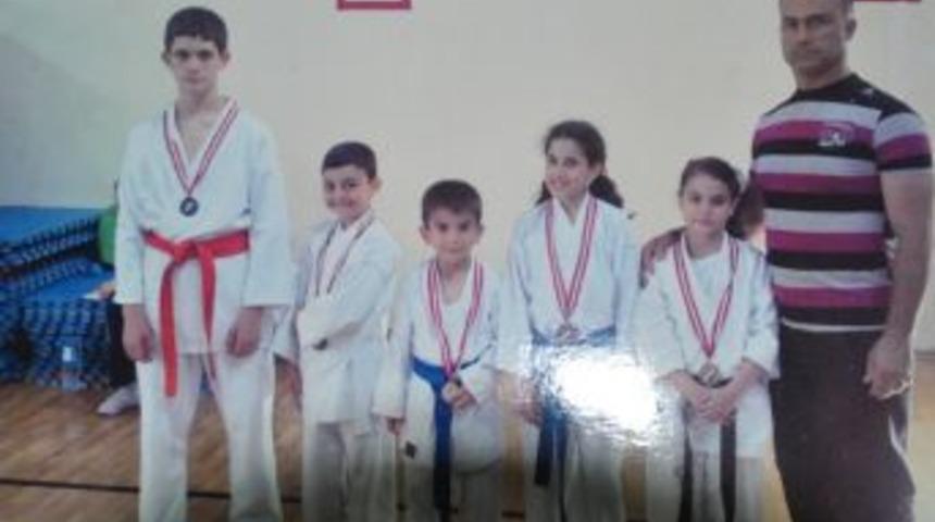 Karete  Türkiye Şampiyonasına katılıyor