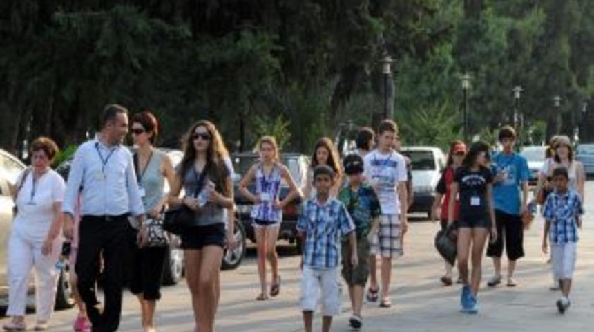 ABD&rsquo;de yaşayan T&uuml;rk &ccedil;ocukları Antalya&rsquo;da