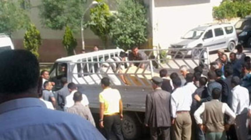 Pervari'de kaza; 3 &ouml;l&uuml;