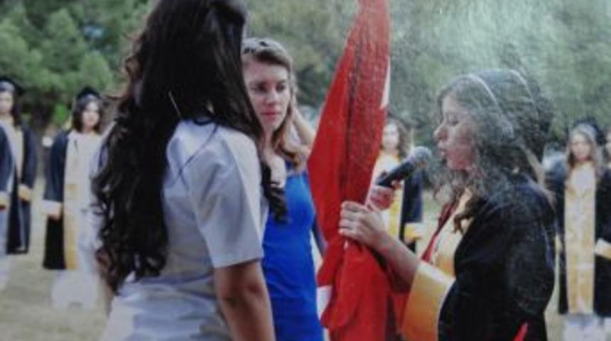 52 hemşire diplomalarını aldı