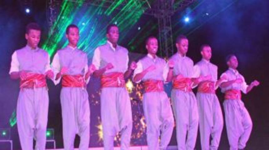 T&uuml;rk&ccedil;e&rsquo;nin &ccedil;ocuklarına olan sevgi stada sığmadı