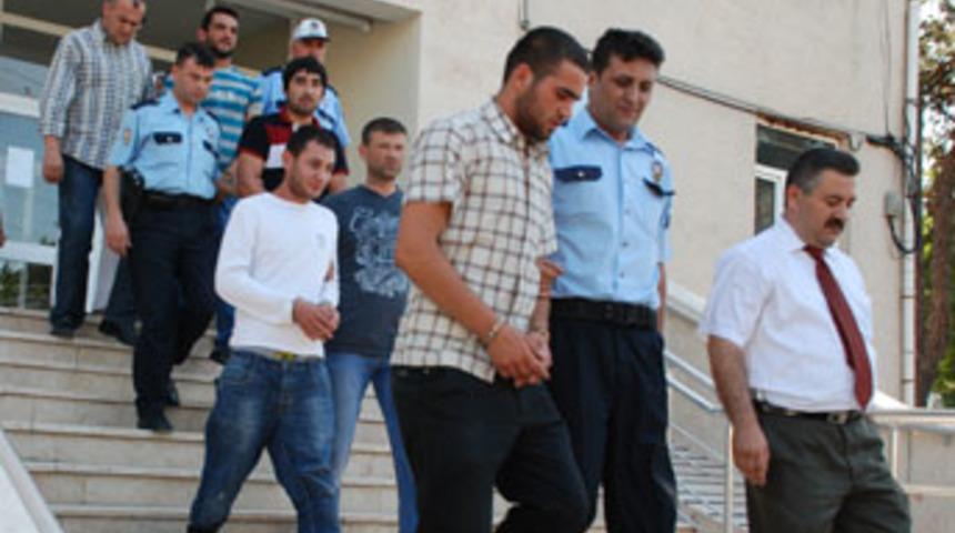 İşlediği cinayetin haberini yaptı