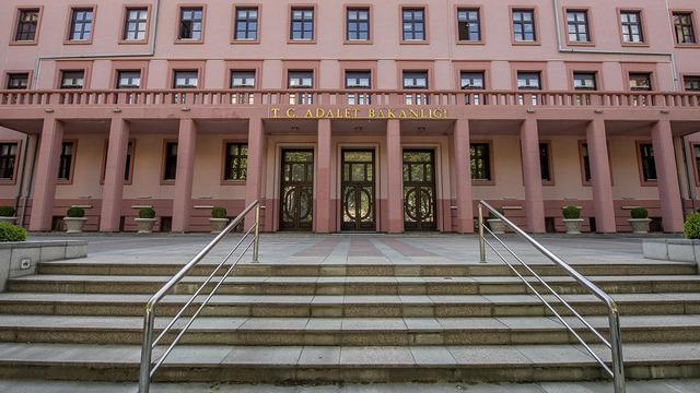 Adliyelerde dijital ortam güvenliği ve dezenformasyonla mücadele büroları kuruluyor