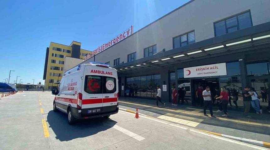 Aracın &ccedil;arptığı kadın hayatını kaybetti