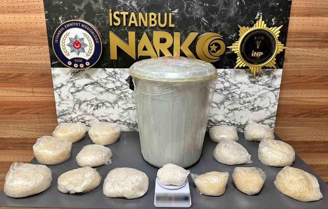İstanbul&rsquo;da &uuml;&ccedil; g&uuml;nl&uuml;k narkotik bilan&ccedil;osu: 188 ş&uuml;pheli yakalandı, adreslerden y&uuml;zlerce kilo uyuşturucu madde &ccedil;ıktı 2