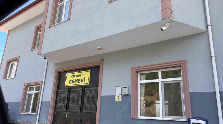 Ankara&rsquo;da bir ara&ccedil;ta &ouml;l&uuml; bulunan şahıslar toprağa verildi