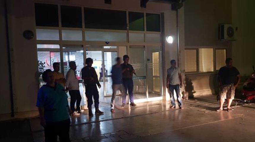 Hastanede silahlı kavga: 1'i polis 8 yaralı