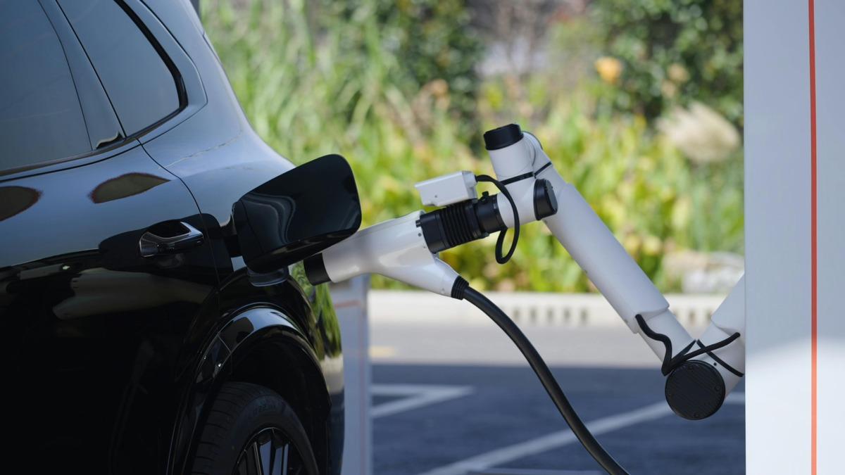 Elektrikli otoda ultra hızlı şarj dönemi! İstasyondan yakıt almak kadar kısa sürüyor 1