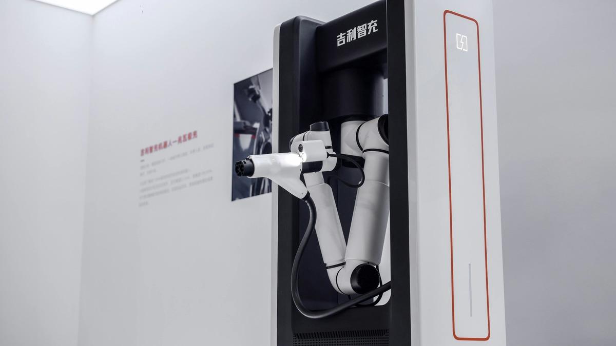 Elektrikli otoda ultra hızlı şarj dönemi! İstasyondan yakıt almak kadar kısa sürüyor 2