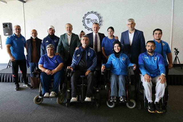 Kocaeli&rsquo;nin şampiyonları B&uuml;y&uuml;kakın&rsquo;la buluştu 1