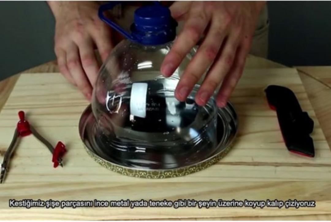 Plastik şişeyi &ouml;yle bir şeye d&ouml;n&uuml;şt&uuml;rd&uuml; ki... 